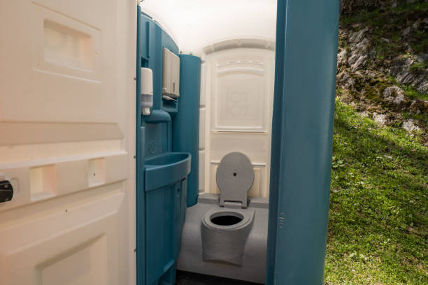 Best Portable bathroom rental  in Vista Santa Rosa, CA